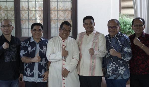 Bobby Nasution Disambut Hangat saat Hadiri Open House Keuskupan Agung Medan