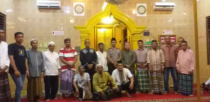 Kapolsek Sunggal Beri Tausiyah & Salat Berjamaah