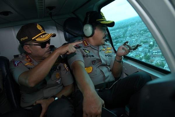 Gunakan Heli, Kabaharkam Pantau Lokasi Banjir Ibukota