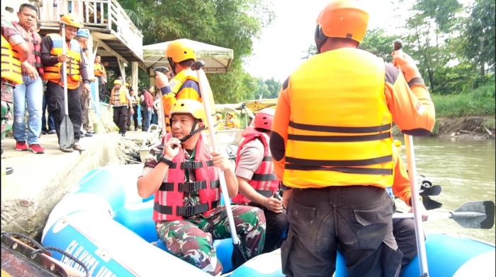 Mencegah Banjir Dandim 0201/BS dan Kapoltabes beserta BPBD  Medan Telusuri Sungai Deli
