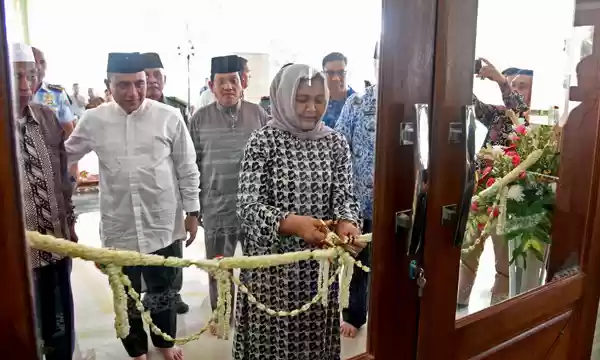 Edy Rahmayadi Resmikan Masjid Gubsu