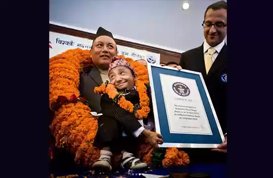 Pria Terpendek di Dunia Meninggal Dalam Usia 27 Tahun