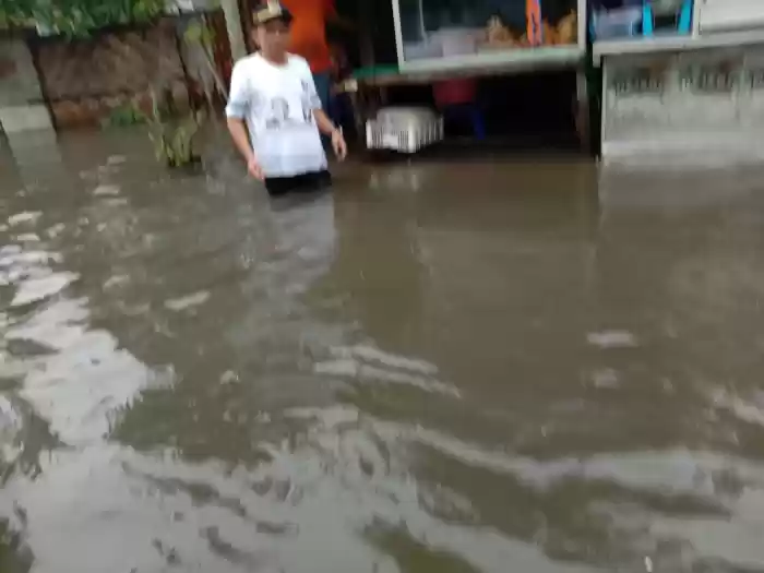 Masyarakat Medan Utara, Minta Gubsu dan Plt Walikota Medan Perbaiki  Drenase