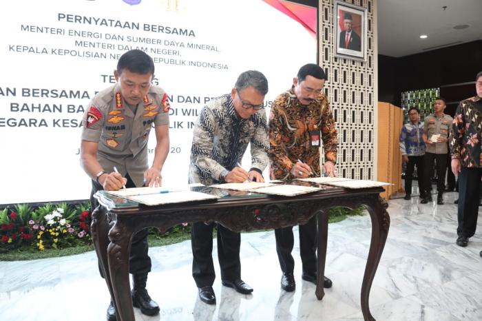 Kemendagri Bersama Menteri ESDM dan Kapolri Sepakati Pengawasan Pendistribusian BBM di Wilayah NKRI