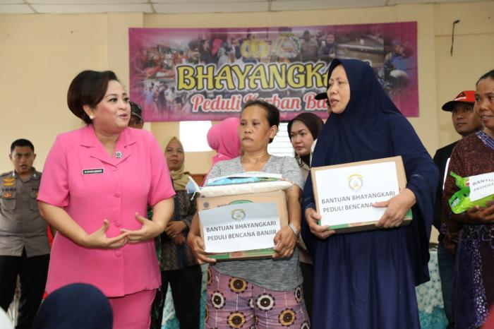 Bhayangkari Baharkam Polri Ajak Warga Bantu Korban Banjir Jabodetabek dan Labura