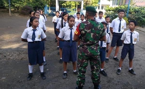 Serda Heri Purwanto Berikan Bimbingan Kebangsaan Kepada Pelajar SMPN 2 Sibolangit