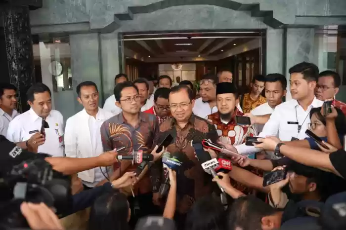 Dengarkan Aspirasi, Mendagri Silaturahmi Bersama Sekjen Partai Politik Non-Parlemen