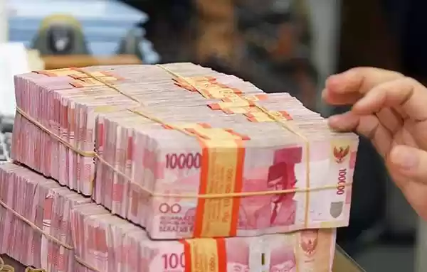 Rupiah berada di level Rp13.600-an per USD, Hari ini