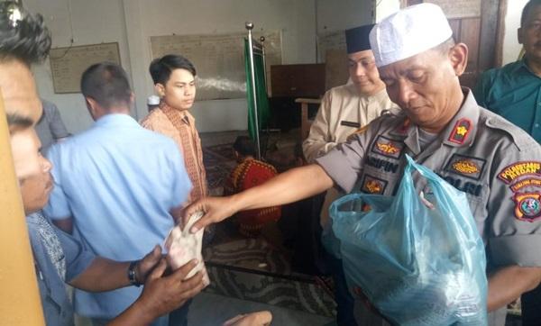 Lurah Pandau Hilir Apresiasi Jum'at Barokah Polsek Medan Timur