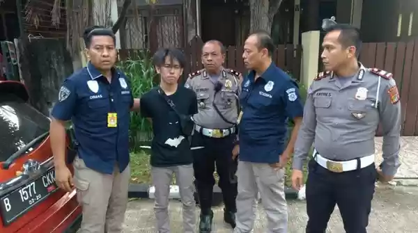 Tabrak Polantas Pegemudi Kabur, Berujung Kekantor Polisi