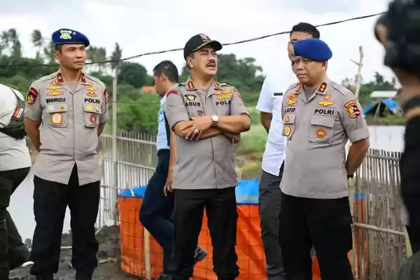 Tingkatkan Ekonomi Kerakyatan, Kabaharkam  Laksanakan Penanaman Mangrove dan Penyemaian Ikan Serentak