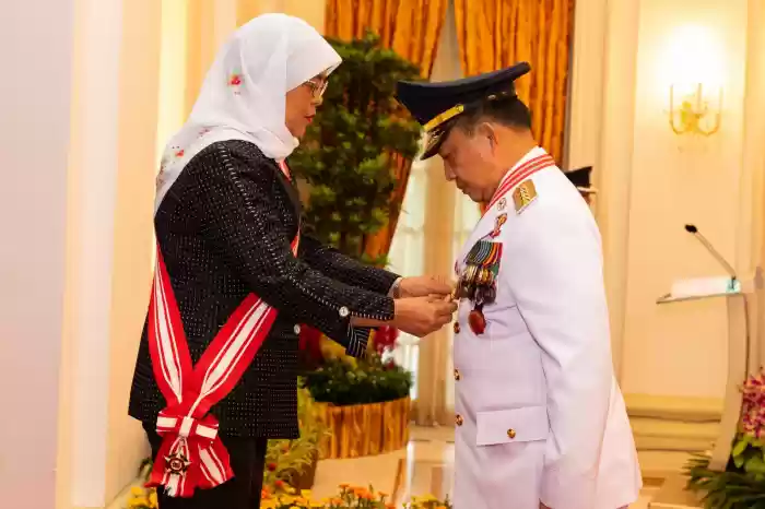 Presiden Singapura Anugerahkan Penghargaan Tertinggi "The Distinguished  Service Order" Ke Mendagri Tito Karnavian