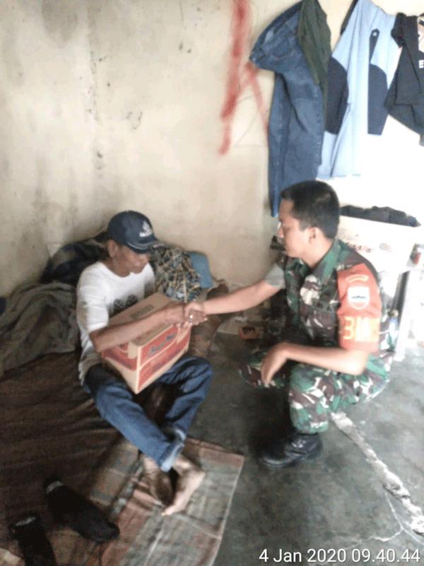 Awal Tahun 2020, Babinsa Sibolangit Bagi Sembako