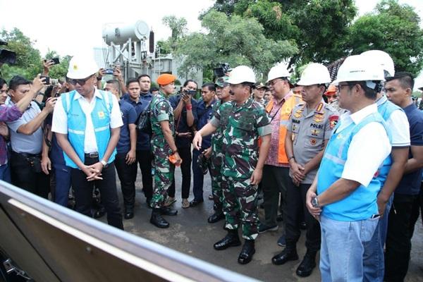 Panglima TNI Bersama Kapolri Tinjau Gardu Induk PLN Kembangan