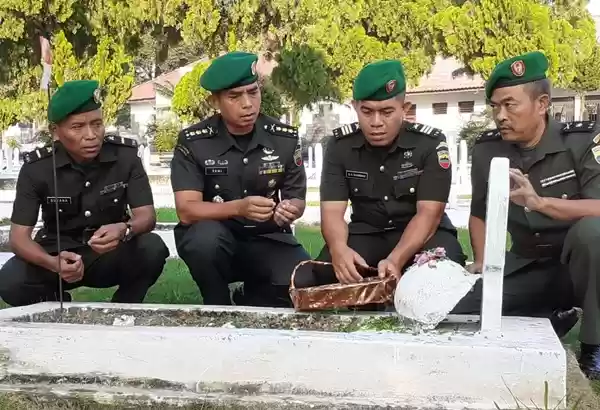 Hut Ke 69 Penerangan AD, Pendam I/BB Ziarah Makam