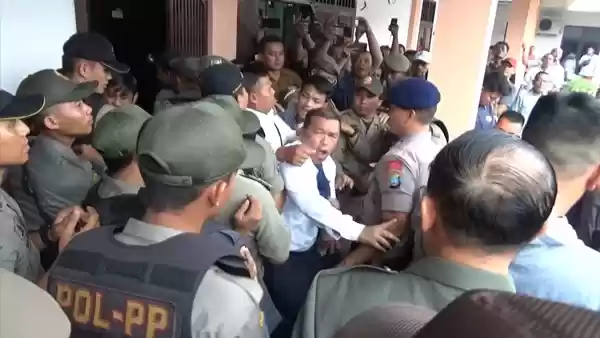 Eksekusi  SK Plt Wali Kota, Satpol PP dan Rusdi Sinuraya Nyaris Bentrok