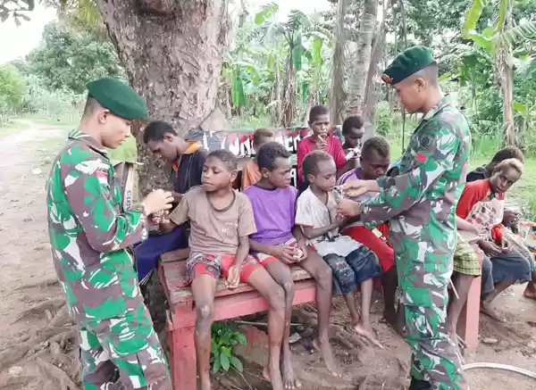 Hari Gizi dan Makanan 2020, Prajurit Kostrad Ajak Anak-Anak Perbatasan Minum Susu