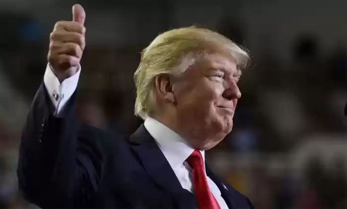 Donald Trump Tawarkan 'Perjanjian Abad Ini'