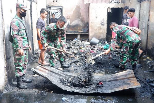 Korem 023/KS Gerak Cepat Bantu Korban Kebakaran di Sibolga