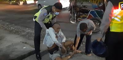 Perkiraan Polisi Sudah Tewas, Saat Diangkat Masih Bernafas