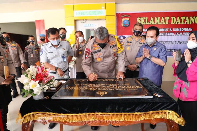 Kapolda Sumut Resmikan Laboratorium PCR RS Bhayangkara TK II Medan