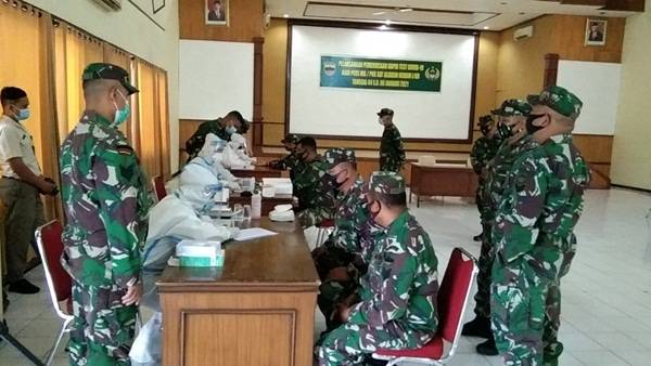 Cegah Penyebaran Covid-19, Prajurit Kodim 0312/Padang adakan Rapid Test Massal