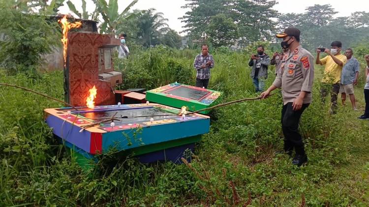 Kapolsek Sunggal pimpin pemusnahan barang temuan