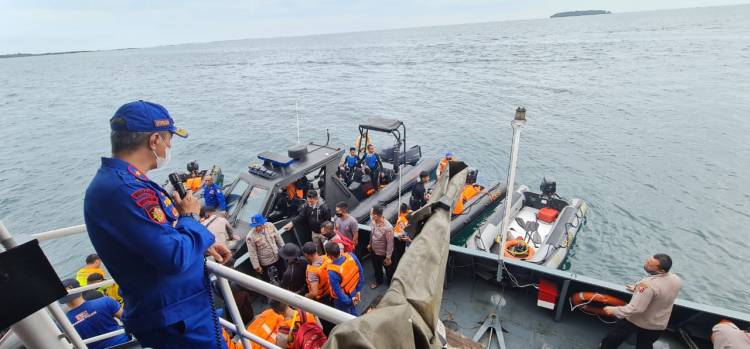 Baharkam Polri Kerahkan Armada Air dan Udara Bantu Pencarian Pesawat SJ 182