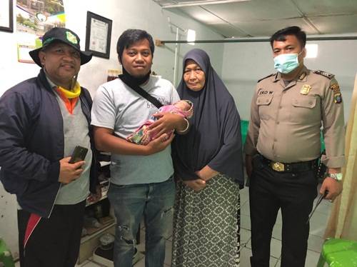 Warga Polonia Heboh, Ada Bayi Perempuan Dibuang Dekat Parit