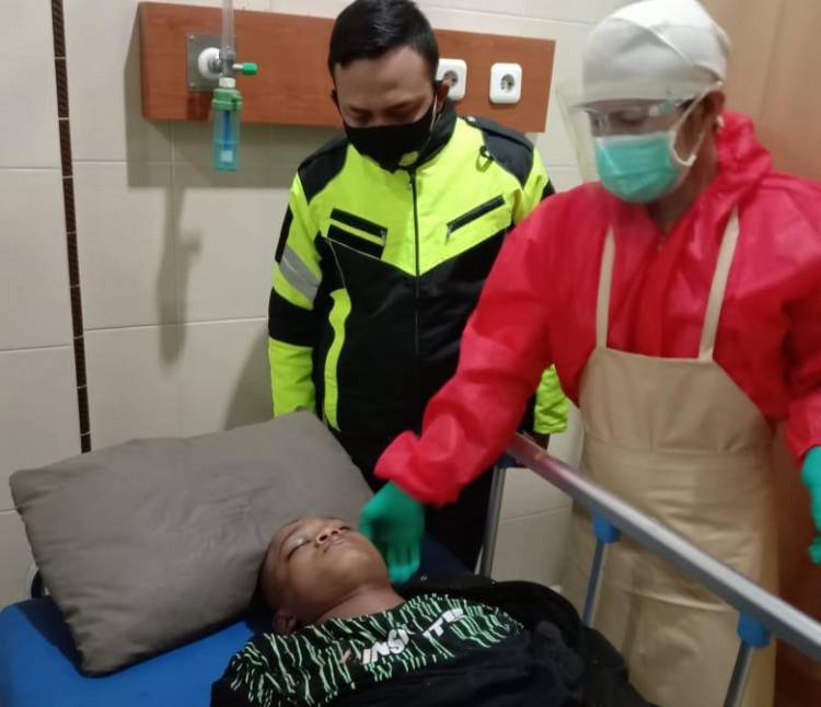 Satu Truk Tertimpa Pohon, Tewas