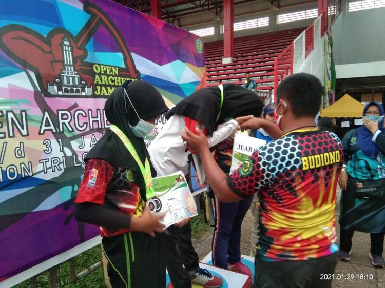 13 Atlit PERPANI Tebingtinggi Ikutin Open Archery Jambi 2021  Hari Kedua Sudah Kantongi 6 Emas, 5 Perak 3 Perunggu