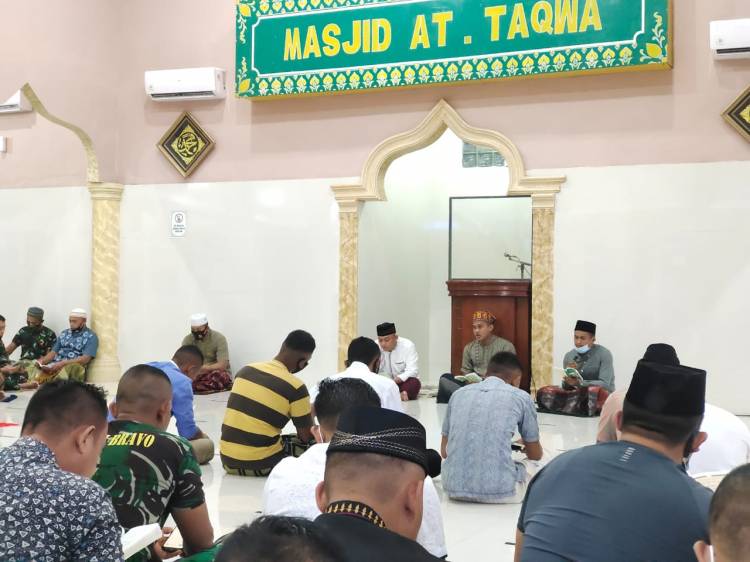 Pergantian Tahun, Yonzipur 1/DD Melaksanakan Doa Bersama