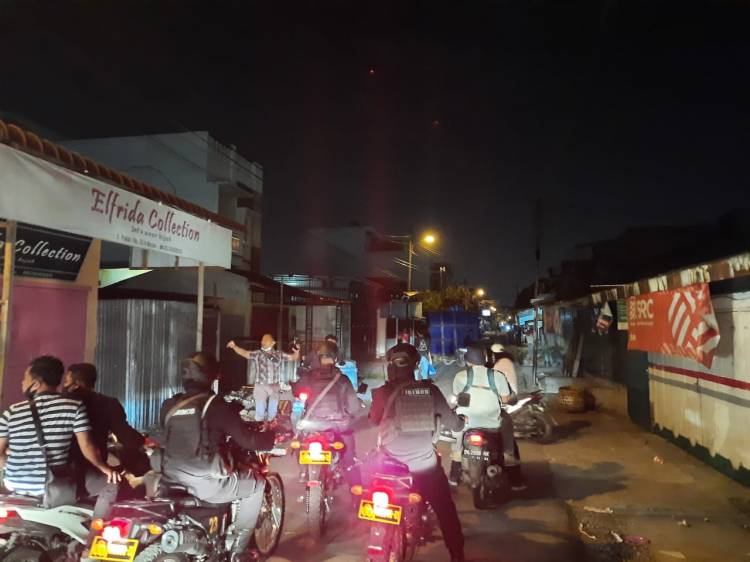 Patroli Malam Brimob Sumut Disiplinkan Masyarakat Untuk Tetap Patuhi Prokes