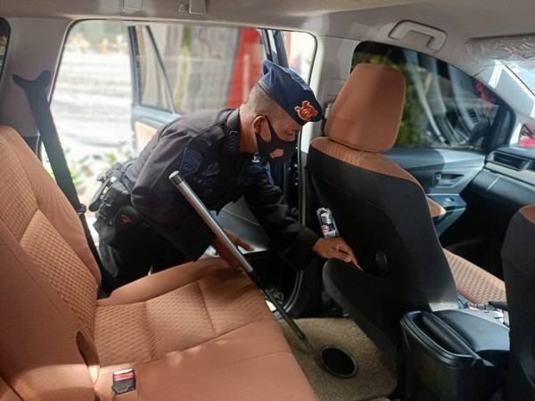 Brimob Polda Sumut Strerilisasi Lokasi Kunjungan Menko Marves dan Menlu China