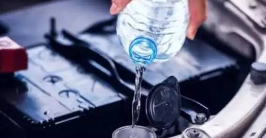 Air Mineral atau Air Keran Tak Baik Untuk Radiator Mobil
