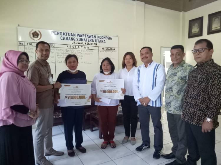 PWI Sumut Santuni Keluarga Anggota yang Meninggal Dunia