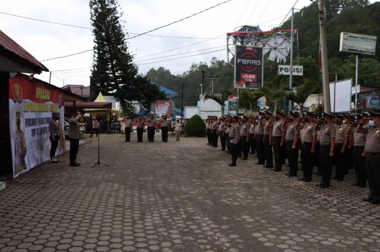 Kapolres Simalungun Pimpin Upacara Korp Raport Kenaikan Pangkat 96 Personil di Kota Wisata Danau Toba Parapat