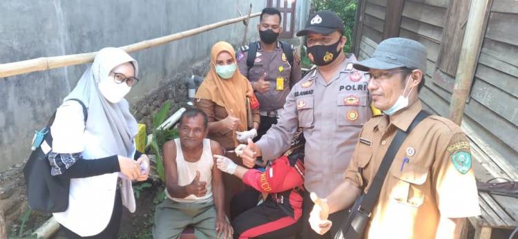 Polres Padangsidimpuan Laksanakan Kegiatan Vaksinasi Lansia Langsung Door to Door