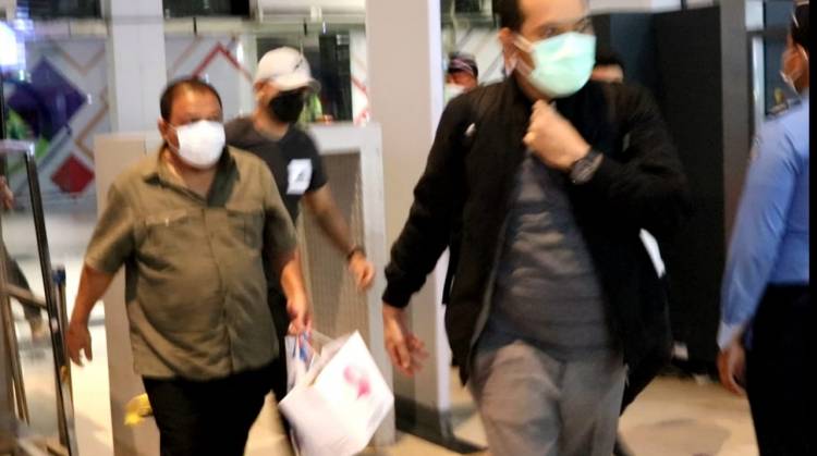 Terjaring OTT, KPK Boyong Bupati Langkat Ke Jakarta