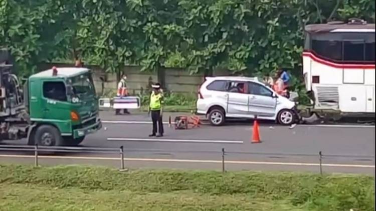 Duarrr ! Kecelakaan Maut Terjadi Kembali Dijalan Tol Dua Orang Tewas Seketika