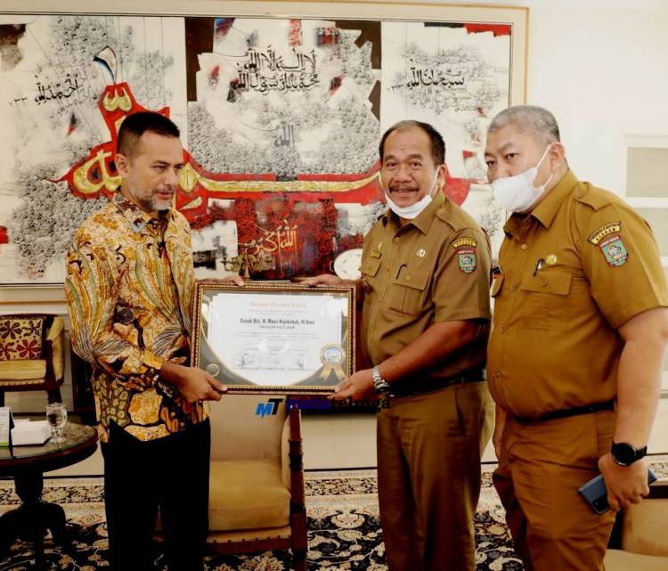Wabup Asahan Terima Bantuan Senilai Tiga Ratus Juta Rupiah