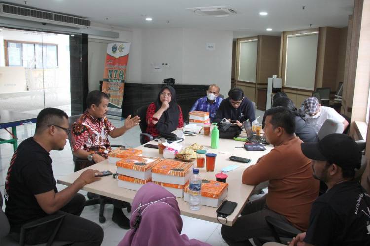 Plt Kominfo Pemprovsu, Gelar Silaturahmi dengan Para Wartawan Unit Pemprovsu