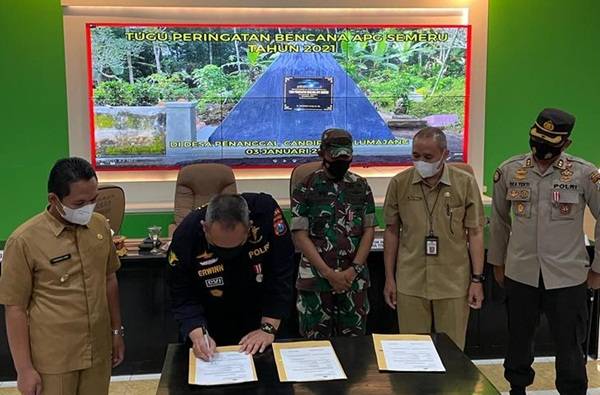 Biddokkes Polda Jatim Peroleh Penghargaan dari Bupati Lumajang