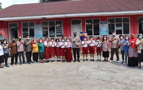 Kapolres Simalungun Tinjau Vaksinasi Merdeka Anak Umur 6-11 Tahun