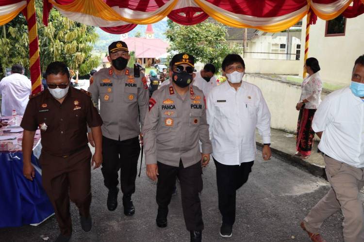 Berkunjung ke Kabupaten Tapanuli Utara, Kapoldasu Bersama Gubsu Hadiri Launching Tahun Kesehatian HKBP 2022