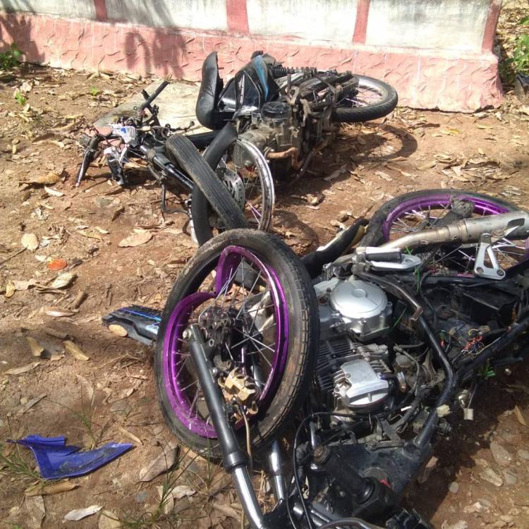 Sepeda Motor Laga Kambing Di Jalan Desa Satu Orang Tewas, Dua Luka Berat