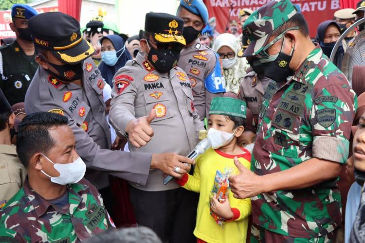 Pantau Vaksinasi, Kapolda Sumut dan Pangdam I/BB Tinjau Vaksinasi Merdeka Anak di Batubara