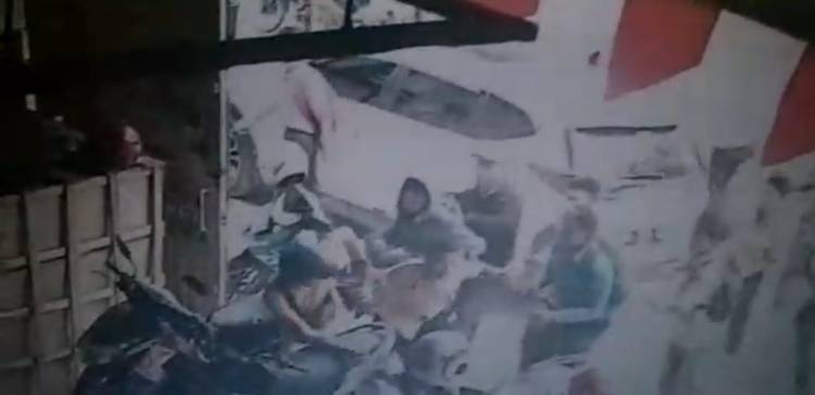 Mau Pergi Pangkas Rambut, Kabarnya Kepala Sadam Pecah Dihantam Botol