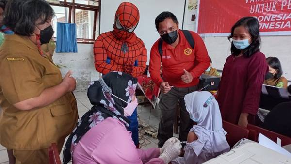 BIN Hadirkan Karakter Pahlawan Super Saat Vaksin Anak Usia 6-11 tahun di Medan