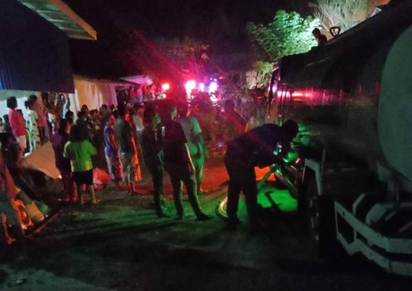 Dua Rumah Warga di Pancurbatu Ludes Dilalap Si Jago Merah